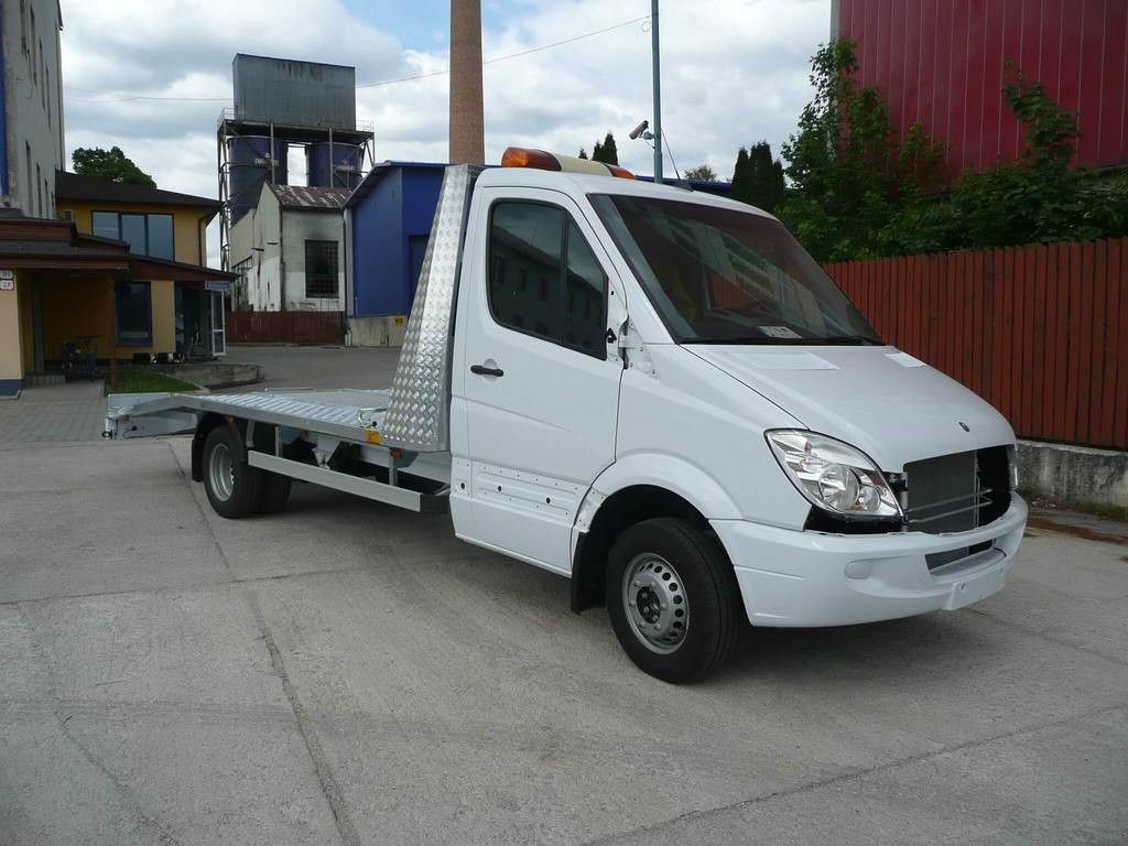 Odťahovka s hydraulickým žeriavom na Renault Midlum, výroba HuStra