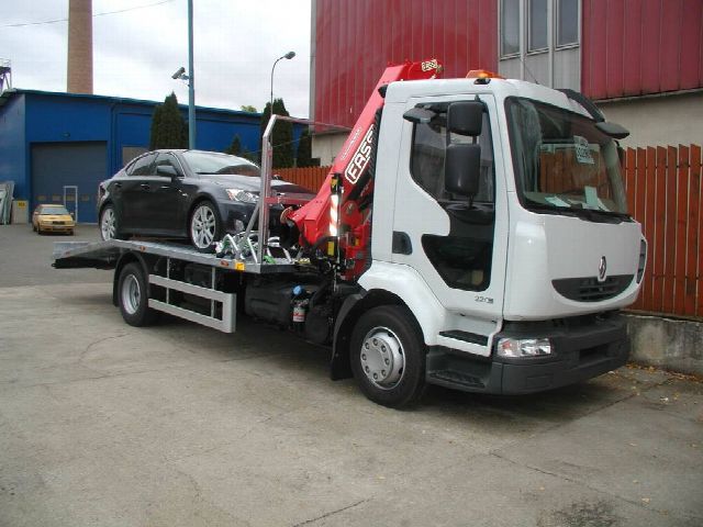 Odťahovka s hydraulickým žeriavom na Renault Midlum, výroba HuStra