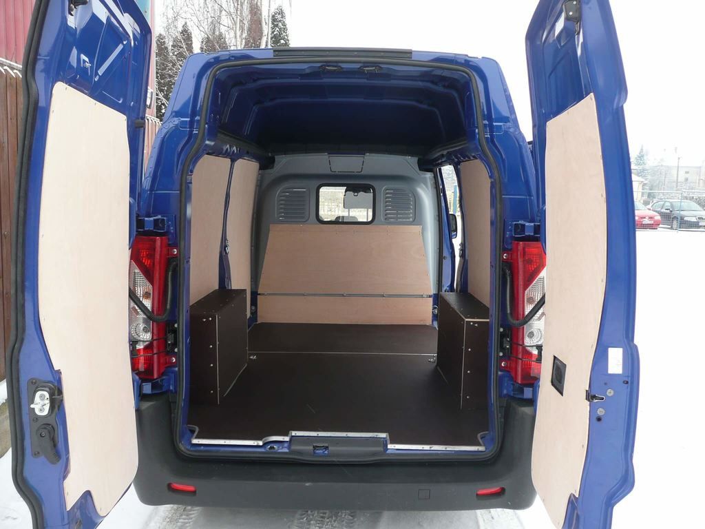 Skriňová nadstavba na pick-up Mitsubishi L200, výroba HuStra