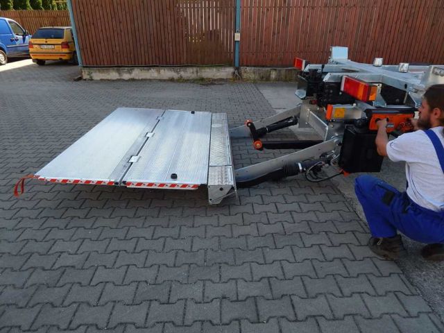 Montáž hydraulického zdvižného čela, výroba HuStra