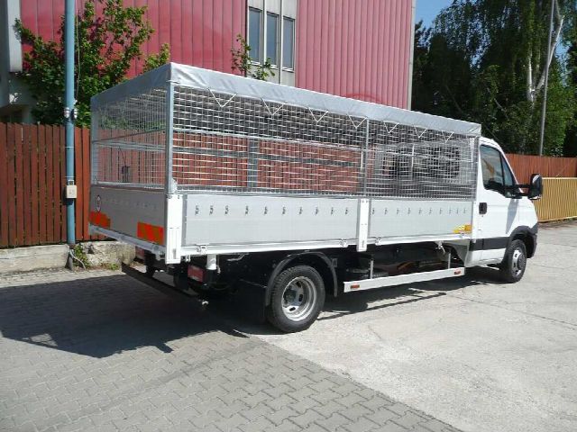 Trojstranný sklápač s mriežkovými nadstavcami na Iveco Daily, fotografia 1 z 2, výroba HuStra