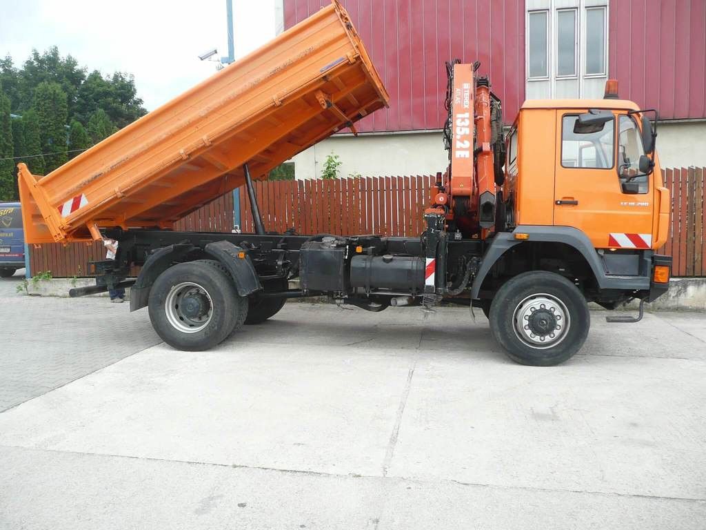 Trojstranný sklápač s hydraulickým žeriavom, fotografia 1 z 2, výroba HuStra