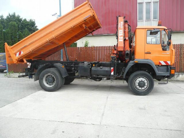 Trojstranný sklápač s hydraulickým žeriavom, fotografia 1 z 2, výroba HuStra