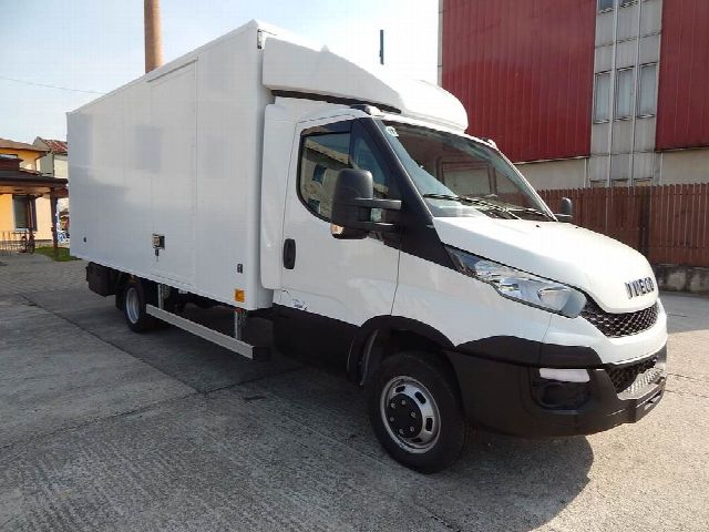 Skriňová nadstavba na Iveco Daily, výroba HuStra