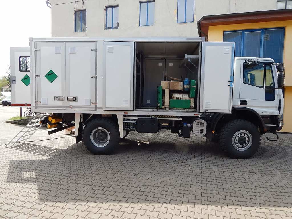 Pojazdná dielňa na Iveco Eurocargo 4×4, fotografia 2 z 2, výroba HuStra