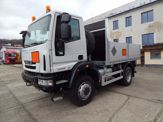 Valník bez plachty na Iveco Eurocargo 4×4, fotografia 1 z 2, výroba HuStra