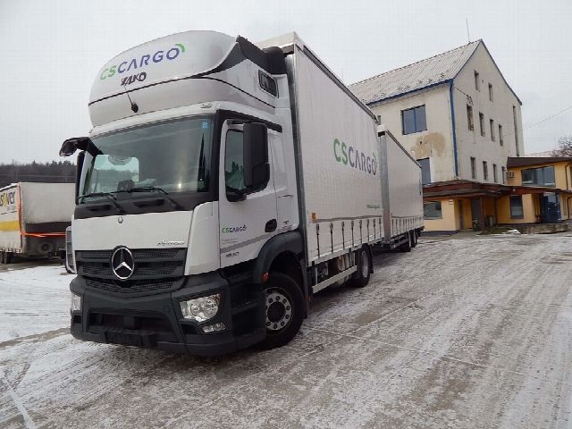 Valník s plachtou na Mercedes-Benz Actros pre CS Cargo, výroba HuStra