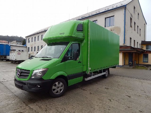 Valník s plachtou na Mercedes-Benz Sprinter, výroba HuStra